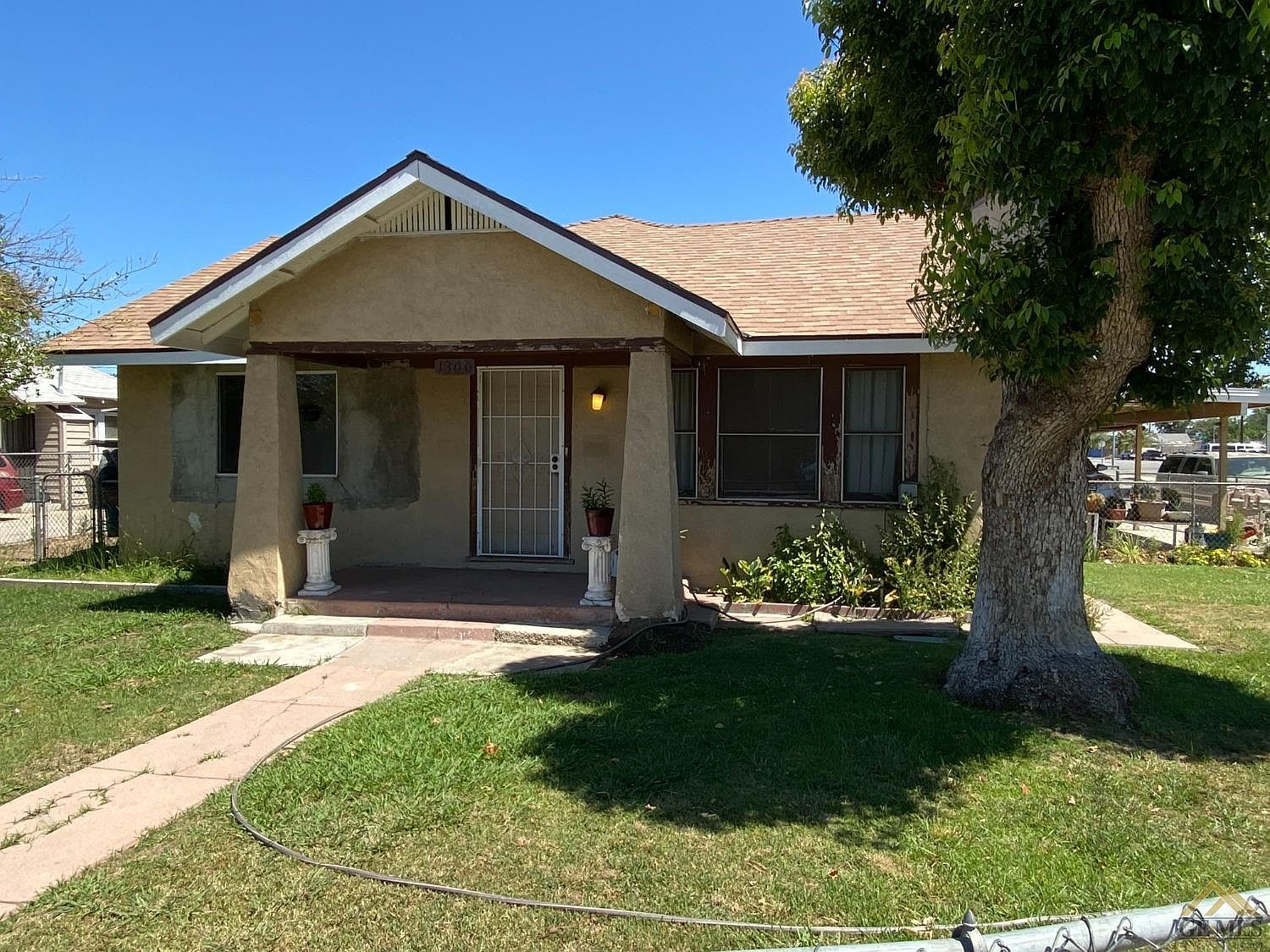 1300 Richland St, Bakersfield, CA 93304 | Zillow
