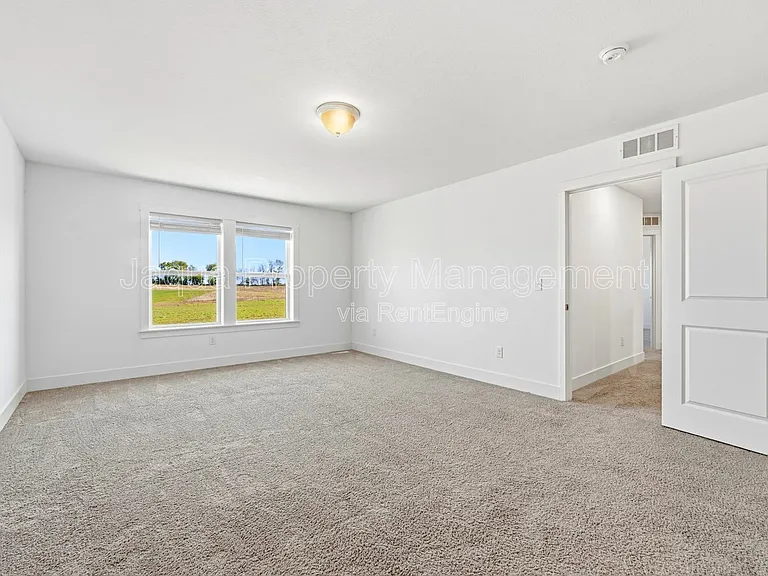 9424 Snow Valley Dr SE — Photo 19
