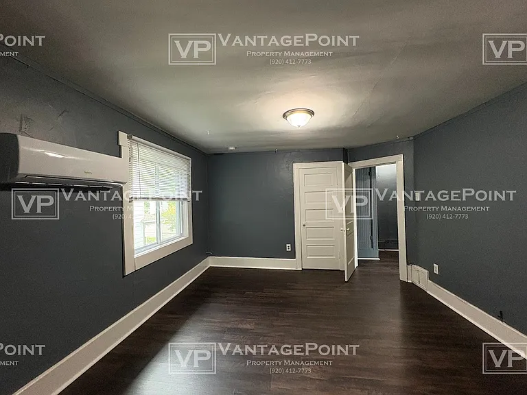 309 S Webster Ave — Photo 5
