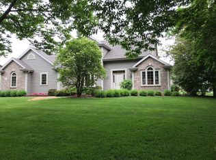 8 Deneveu Cir, Fond Du Lac, WI 54935