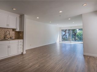 102 Scholz Plz PENTHOUSE 37, Newport Beach, CA 92663