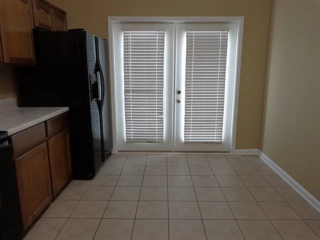 3 bed, 2.0 bath, 1420 sqft, $2,055 — Photo 3