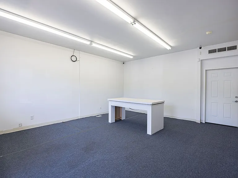 209 S Ford Blvd — Photo 11
