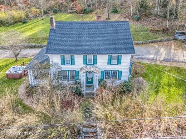 715 Carverton Rd, Wyoming, PA 18644