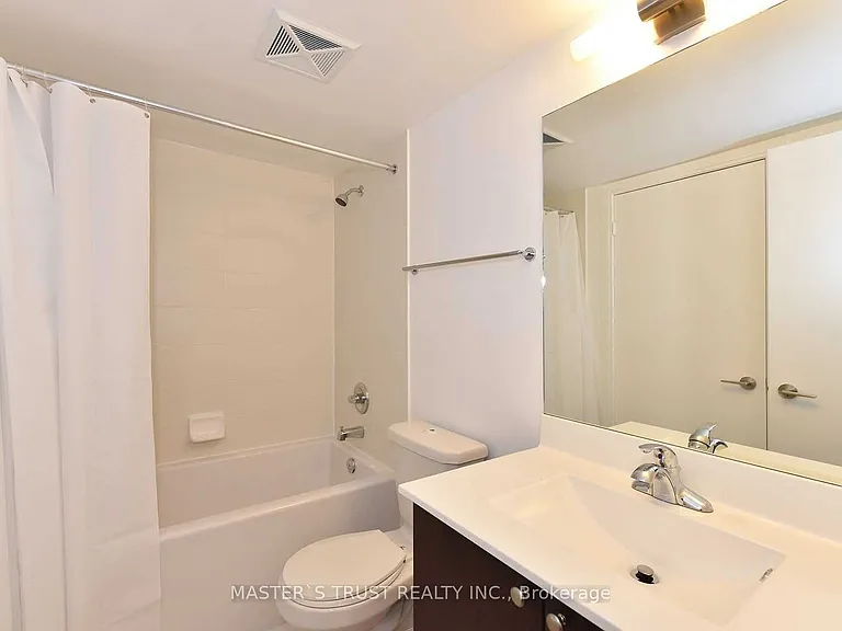151 Village Green Sq #2606 — Photo 11