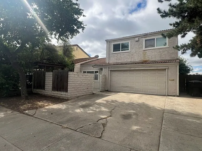 2220 Jason Way — Photo 2