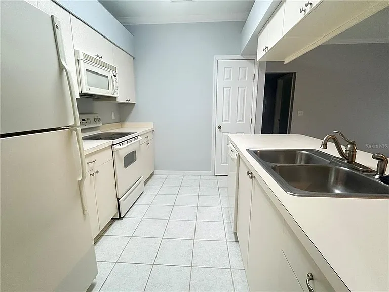1202 Eagle Pond Dr #1202 — Photo 6