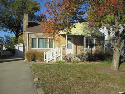 2211 W Clarke Ave, West Peoria, IL, 61604