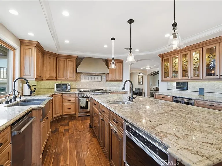5348 Doris Way — Photo 11