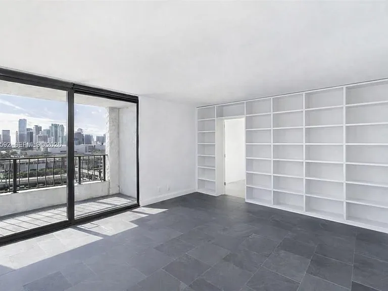 555 NE 15th St #20A — Photo 16