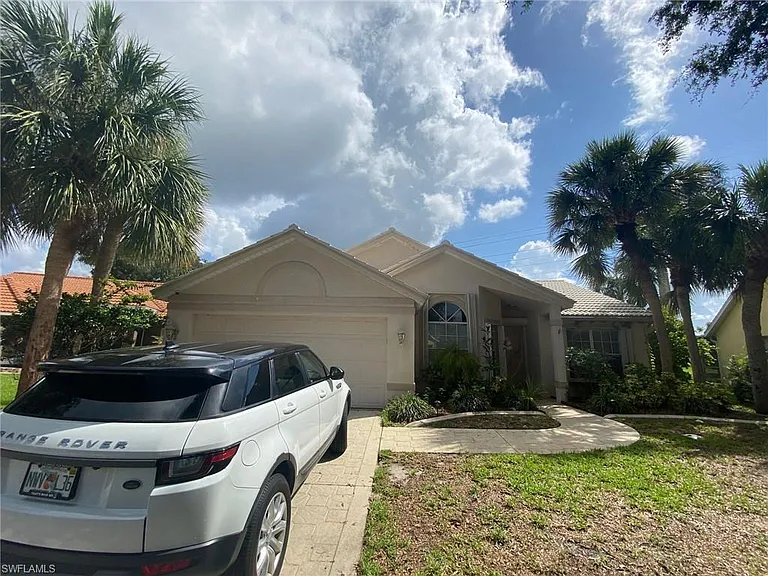 12781 Eagle Pointe Cir — Photo 1