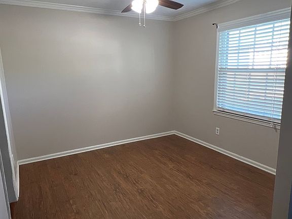 3rd image of 540 Oak Meadow Ln