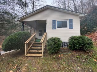 641 Dark Run Rd, Elliston, VA 24087