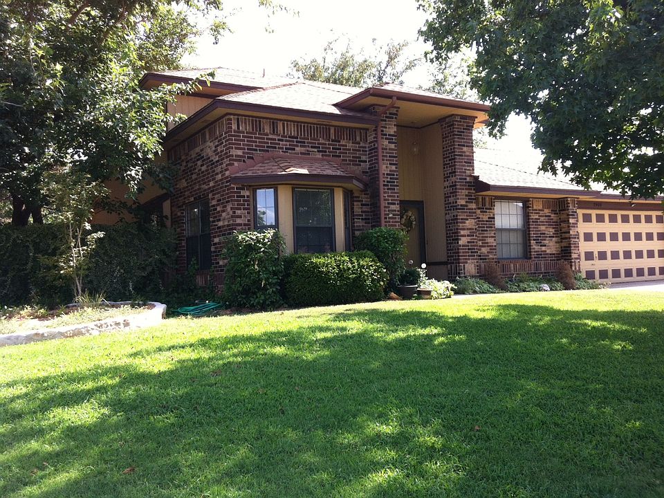 1st image of 1900 Dena Dr