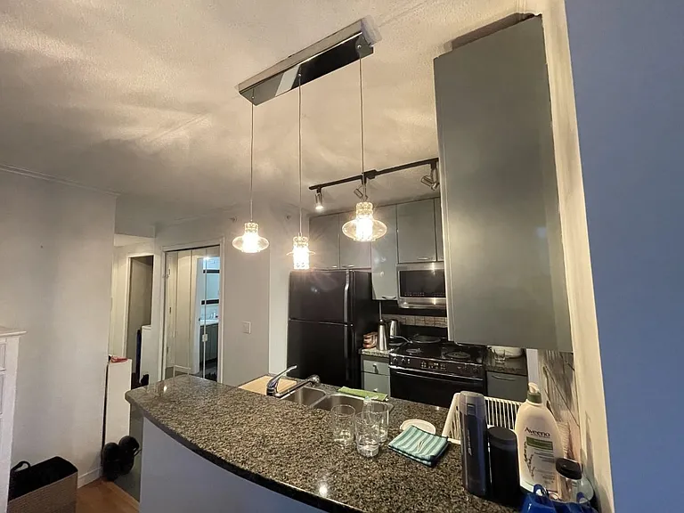 1068 Hornby St #1607 — Photo 7