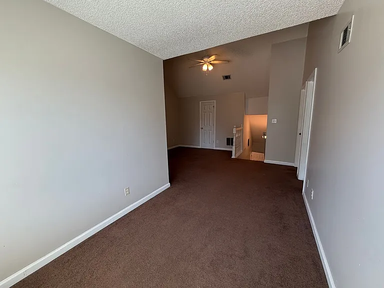 1330 N Hampton Dr — Photo 23