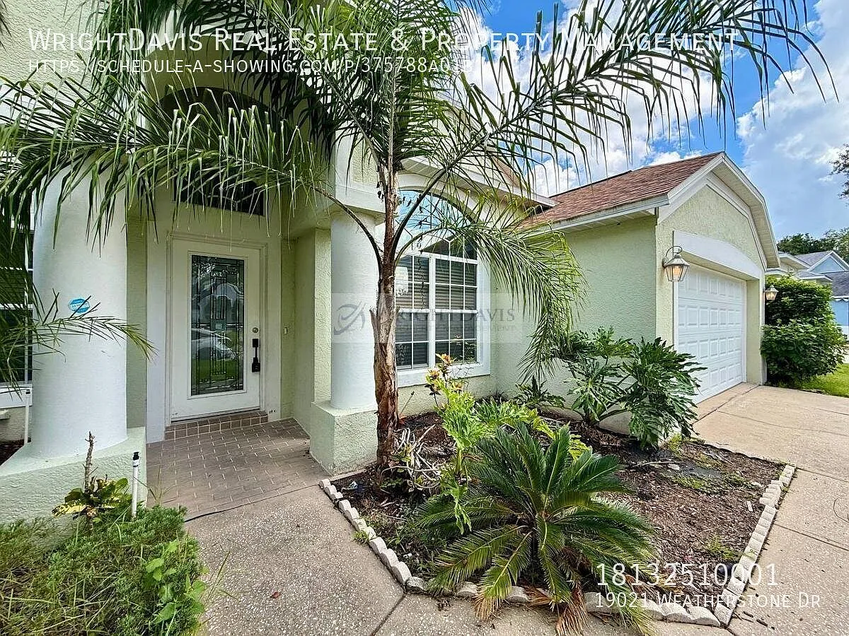 Charming 4/2 with 2 car garage in Pebble Creek! — Photo 3