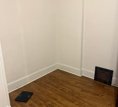 5th image of 1240 Blaine Ave #1
