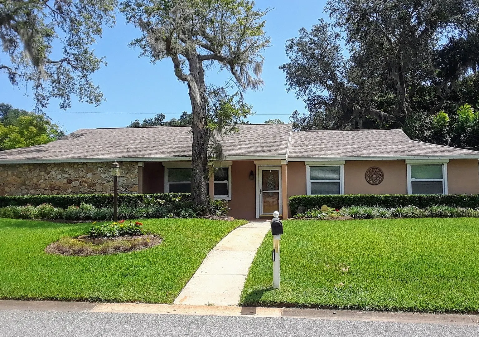 Beautiful 4-Bedroom Pool Home in Ormond Beach Lawn & Pool Care Included! — Photo 2