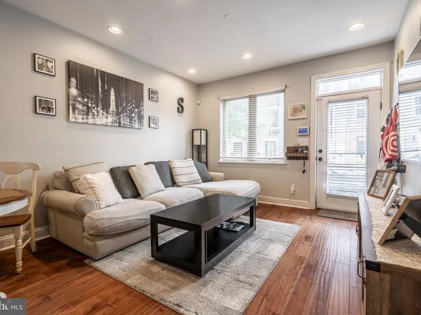 2323 E Thompson St, Philadelphia, PA 19125