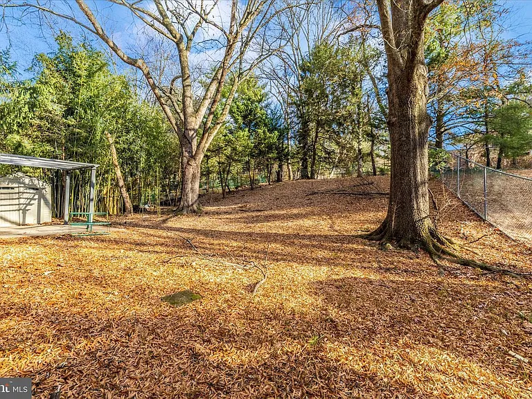 674 College Pkwy — Photo 41
