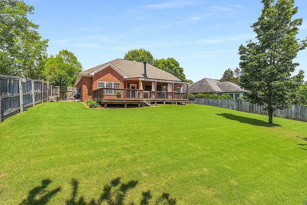 4 bed, 2003 sqft, $2,900 — Photo 3