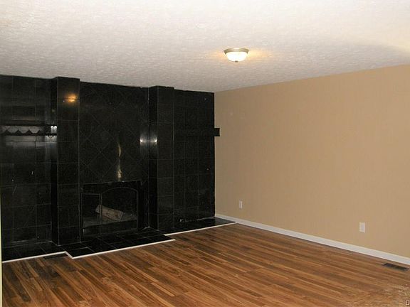 4th image of 4654 Belcourt Dr