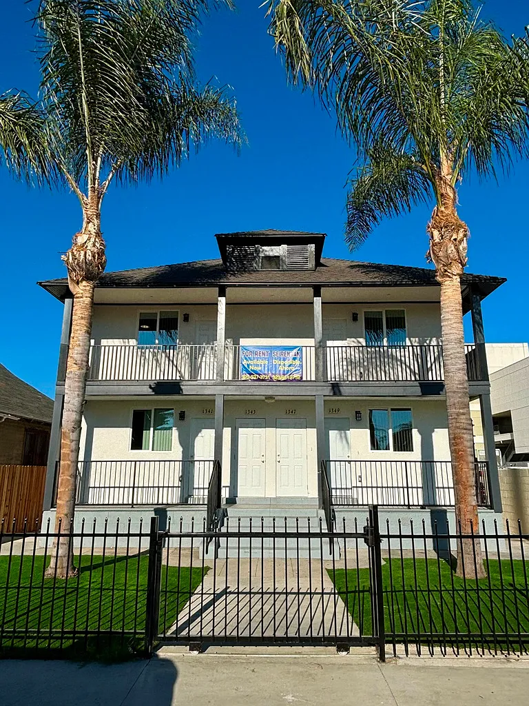 2 bed, 950 sqft, $2,900 — Photo 1