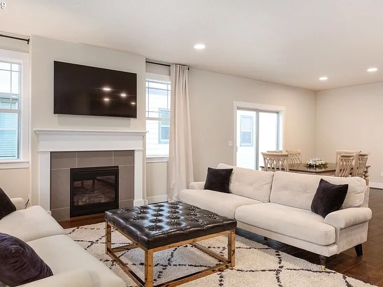 7023 NW Eleanor Ave — Photo 4