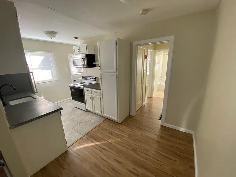 1472 E Redondo Ave — Photo 2