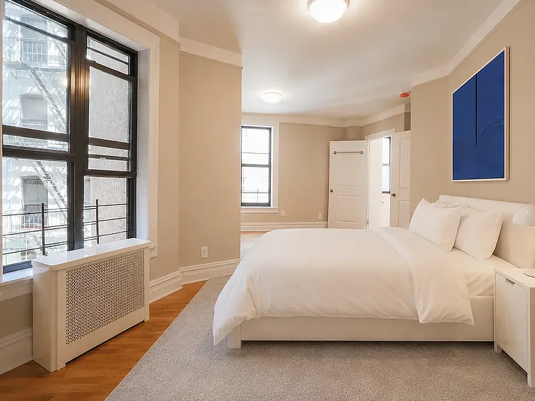 550 Riverside Dr #24 — Photo 4