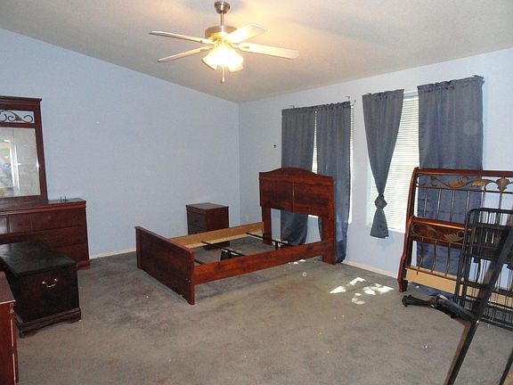 2nd image of 462 Diana Dr NE