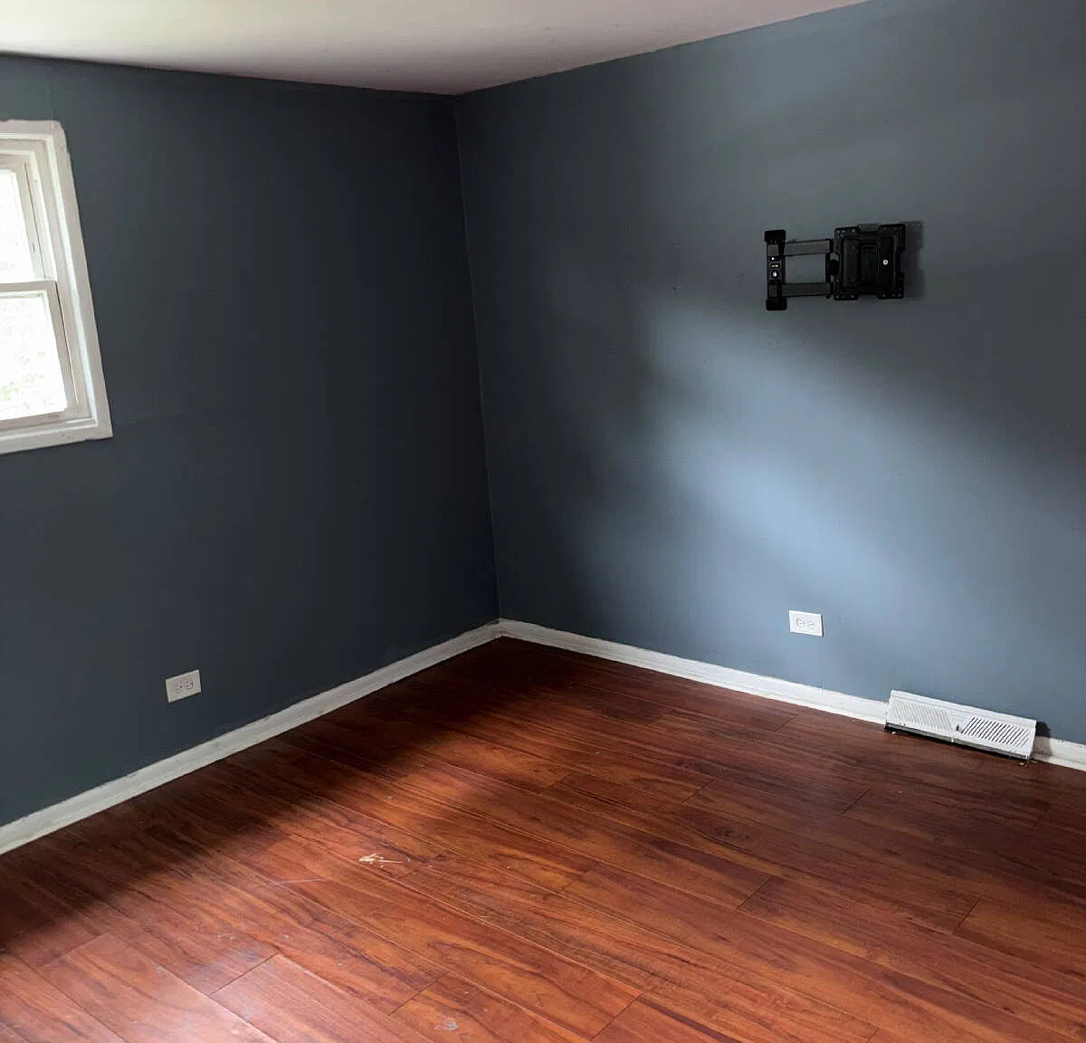 3 bed, 1.0 bath, 731 sqft, $1,450 — Photo 4
