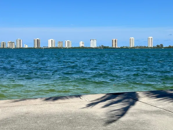 640 Park Avenue, Lake Park, FL 33403