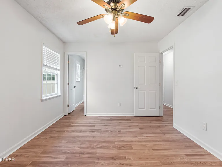 115 Circle Dr — Photo 24