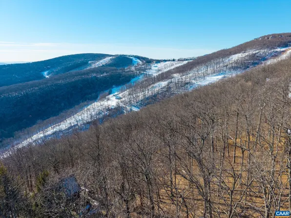 211 Chestnut Pl, Roseland, VA 22967