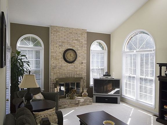 Vaulted Ceilings in Family Room
