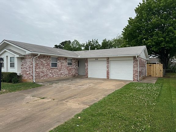 2nd image of 3905 Vickie Dr