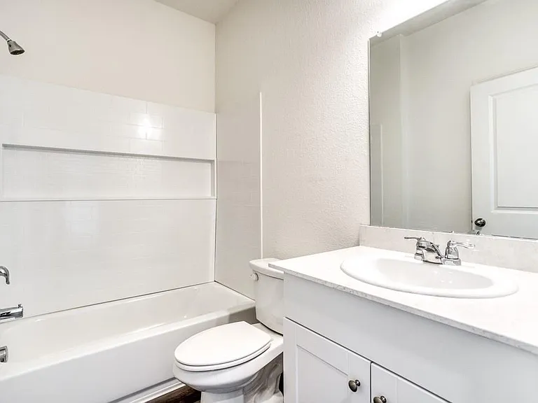 720 Holly St — Photo 9