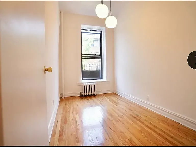 54 7th Ave #3 — Photo 3