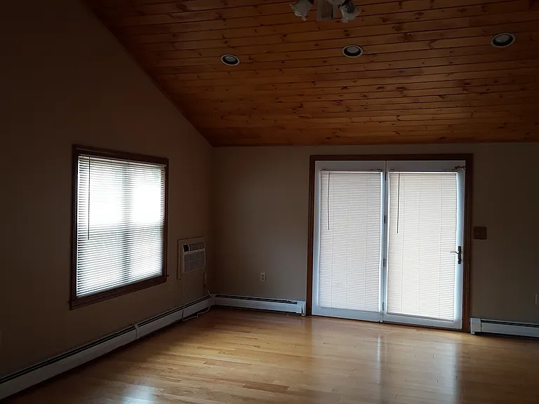 2381 Cranston St — Photo 14