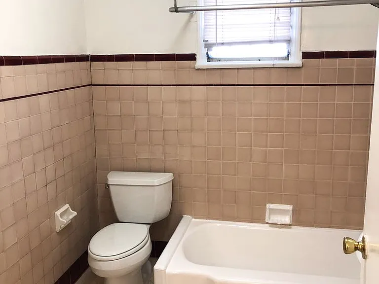 8149 Blackburn Ave — Photo 3