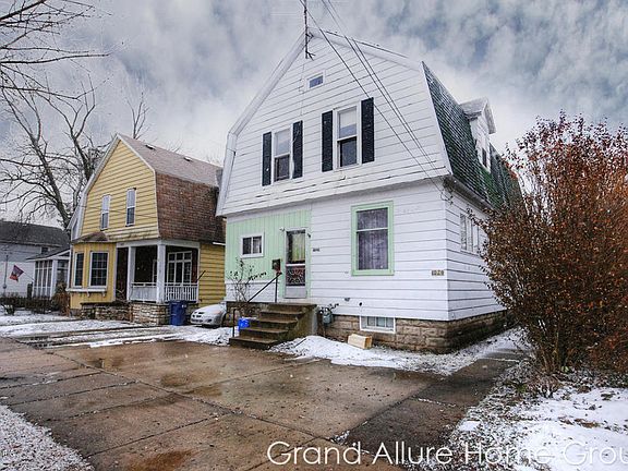 2nd image of 1024 Crosby St NW
