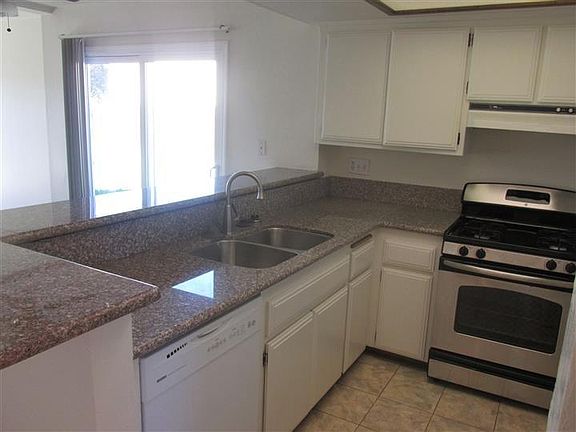 2nd image of 827 E Cypress Ave