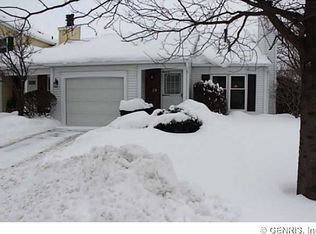 28 Ashwood Ln, Webster, NY 14580