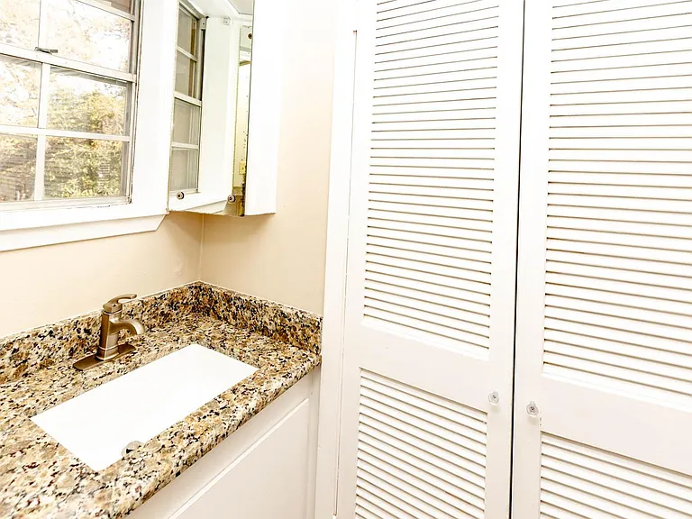 3506 Enfield Rd #106 — Photo 25