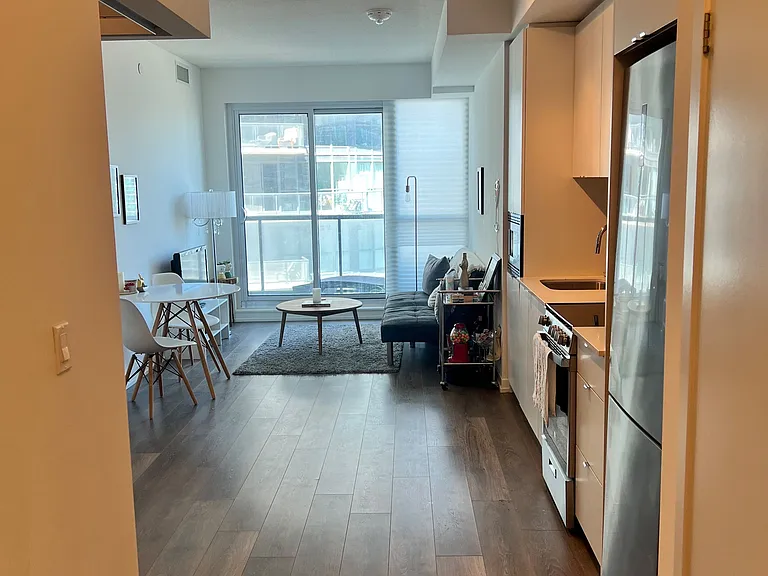 49 E Liberty St #2008 — Photo 5