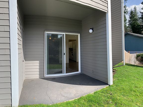 3rd image of 8200 170th Pl NE APT 1
