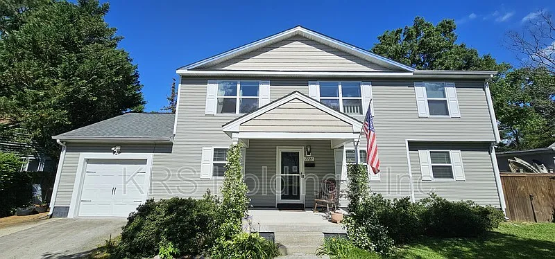 4 bed, 2.5 bath, 2367 sqft, $2,995 — Photo 3