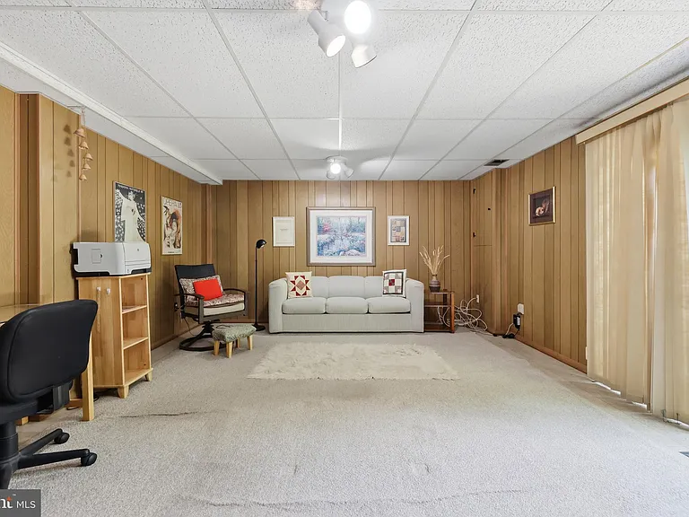 8350 Glastonbury Ct — Photo 29